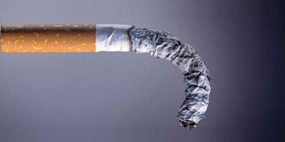 Fumer des cigarettes provoque le développement de l'impuissance chez les hommes