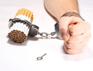 Il est assez difficile d’arrêter de fumer en raison de sa puissante dépendance. 